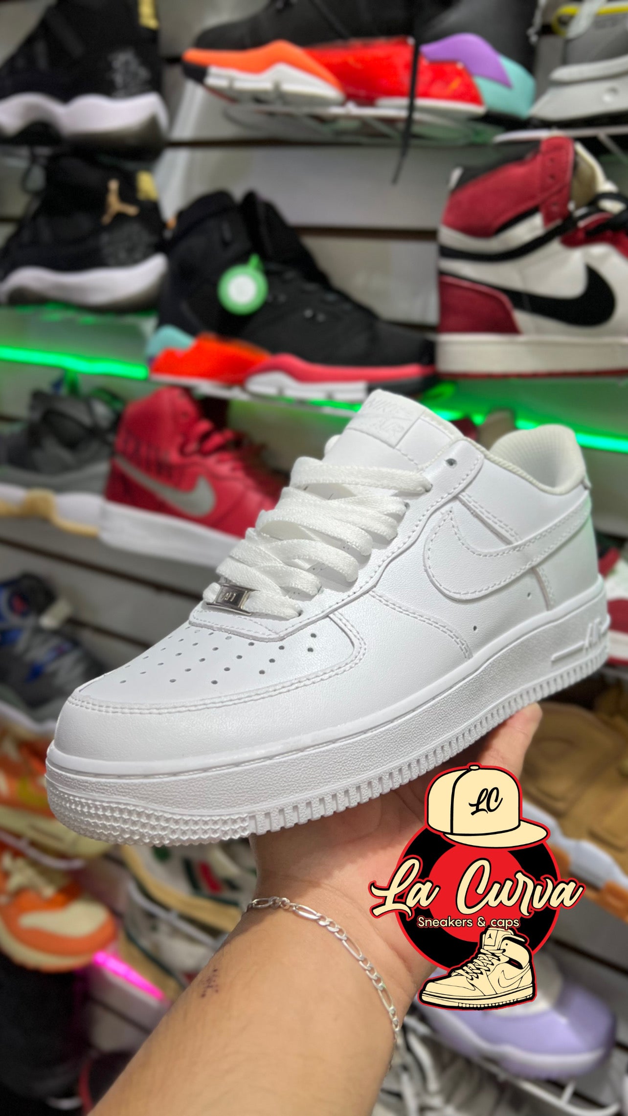 AF1 LOW WHITE PREMIUM (Maletín Naranja y Agujetas).