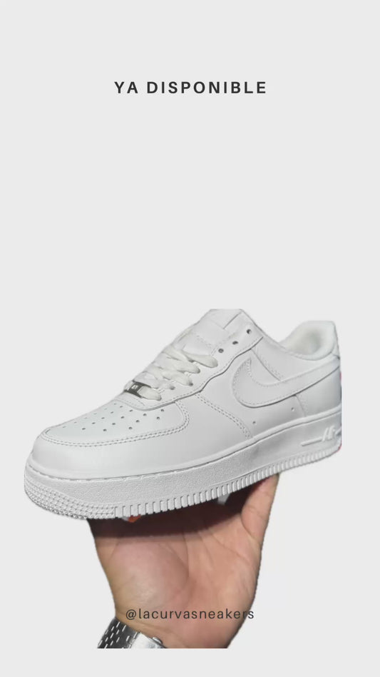AF1 LOW WHITE PREMIUM (Maletín Naranja y Agujetas).